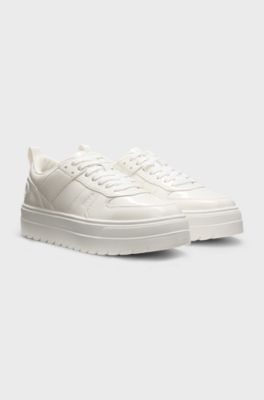 Platform trainers in patent faux leather, Natural