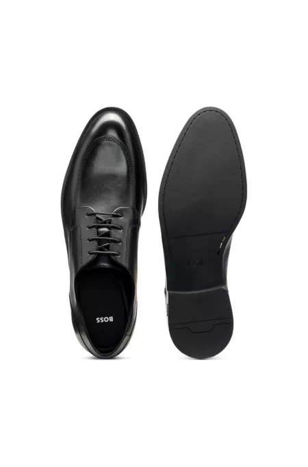 Derby shoes in leather with durable outsole
