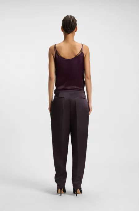 Regular-fit trousers with tapered leg