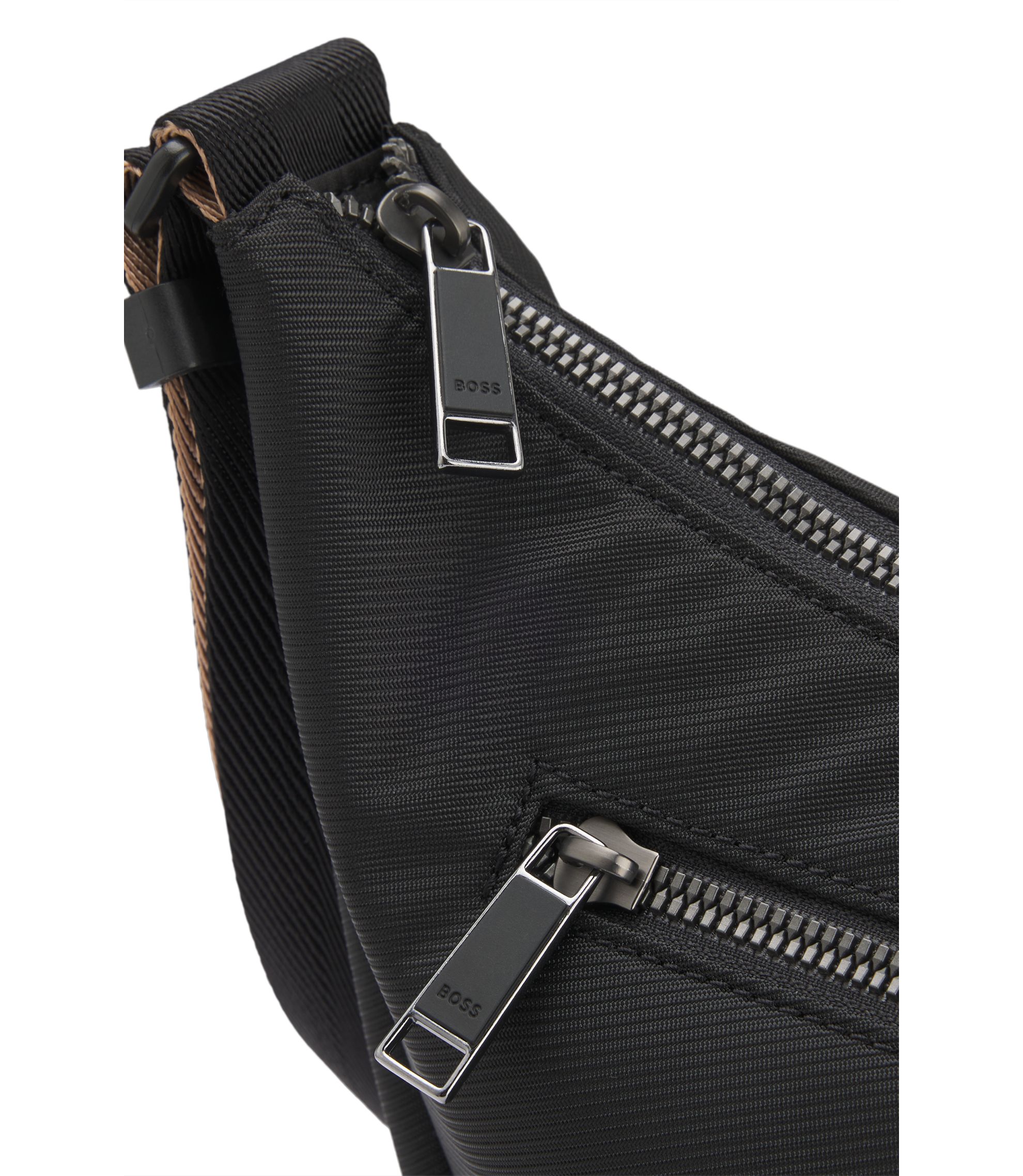 hbeu50548223_001_241?wid=1980&