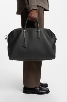 Borsone in pelle martellata con logo goffrato, Nero