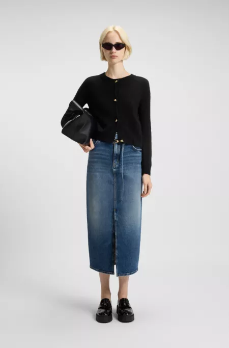 Gilet en maille avec boutons dorés effet nœud