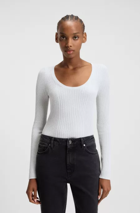 Pull en fil brillant à côtes mélangées