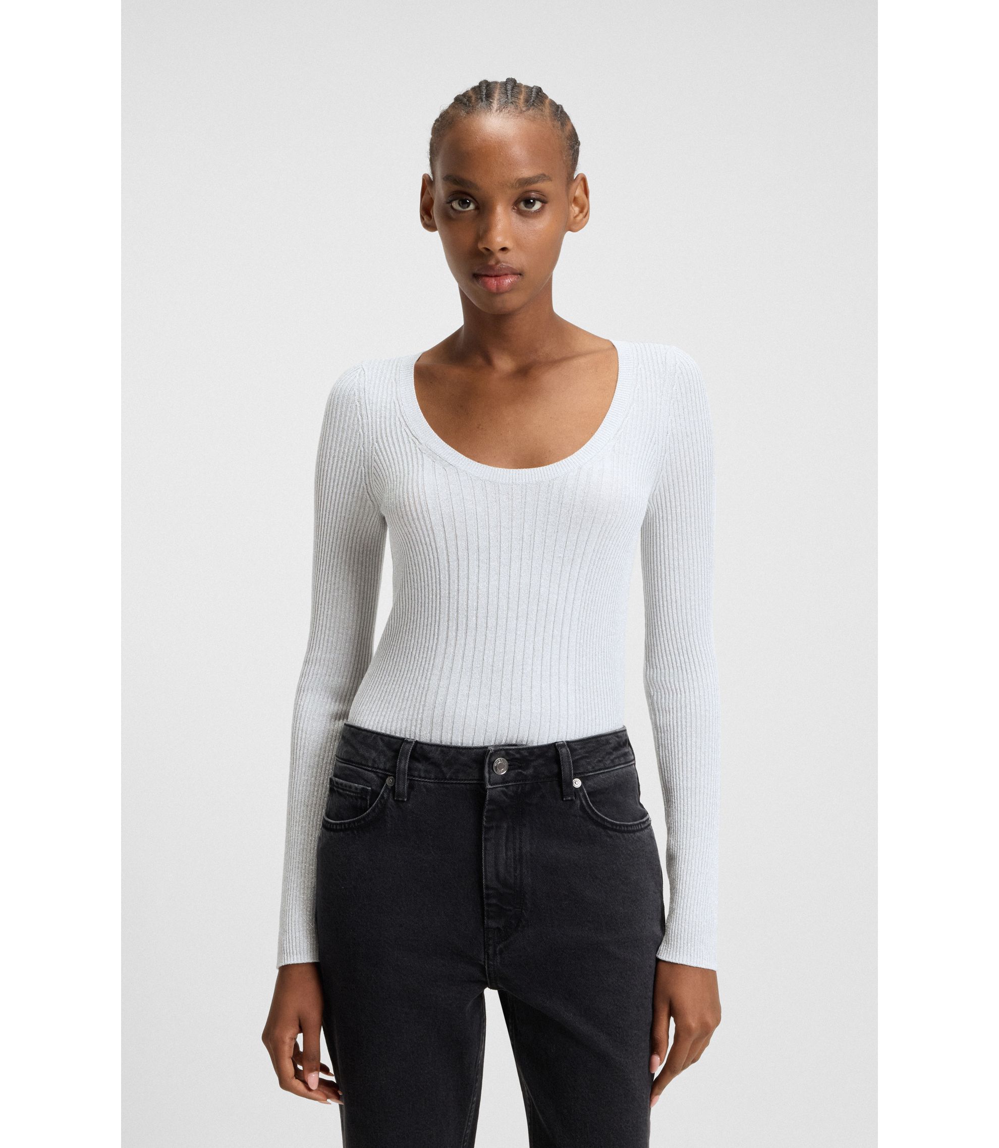 Pullover aus schimmerndem Garn mit verschiedenen Ripp-Strukturen