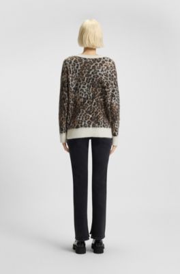 Loose-fit knitted sweater with leopard jacquard, Patterned