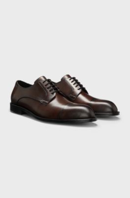 Derby shoes in leather with cap toe, Dark Brown