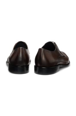 Derby shoes in leather with cap toe, Dark Brown