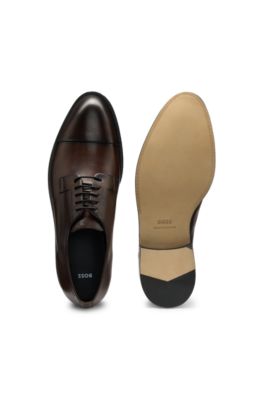 Derby shoes in leather with cap toe, Dark Brown