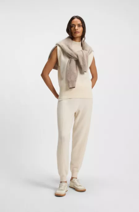 Sleeveless knitted top in cashmere with shoulder patches
