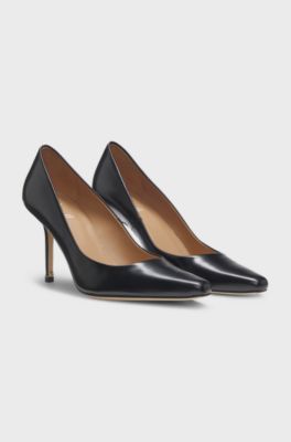 Pointed-toe pumps in polished leather, Black