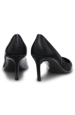 Leather pumps with pointed toe, Black