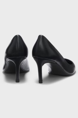 Leather pumps with pointed toe, Black