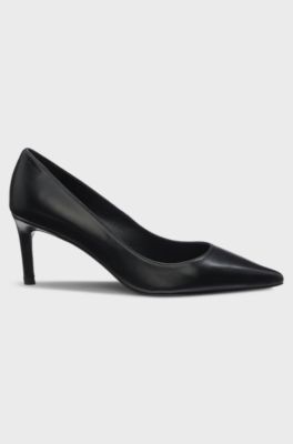 Spitze Pumps aus Leder, Schwarz