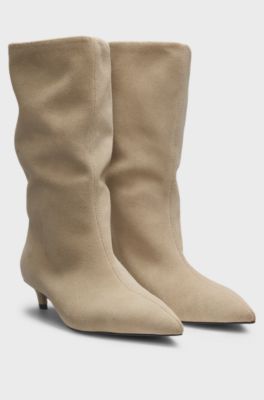 Stivali tubolari in pelle scamosciata con tacco medio, Beige chiaro
