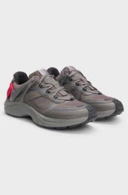 Sneakers in materiali misti con etichetta con logo laterale, Grigio scuro