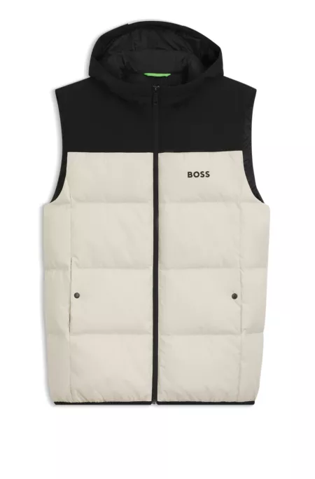 Water-repellent hooded gilet with down filling