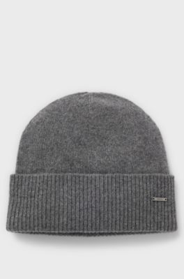 Cashmere beanie hat with logo plaque, Grey