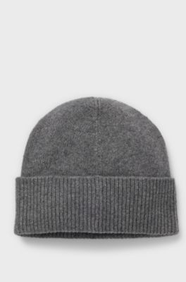 Cashmere beanie hat with logo plaque, Grey