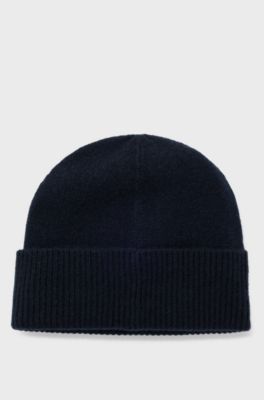 Knitted cashmere beanie with metal logo plaque, Dark Blue