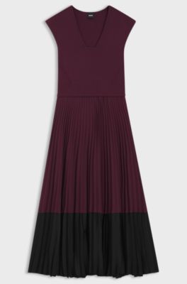 Knitted sleeveless dress with pliss&eacute; skirt, Dark Purple