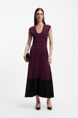 Knitted sleeveless dress with pliss&eacute; skirt, Dark Purple