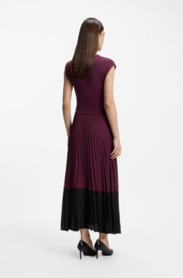 Knitted sleeveless dress with pliss&eacute; skirt, Dark Purple