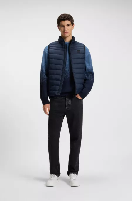 Packable slim-fit gilet with water-repellent mixed quilting