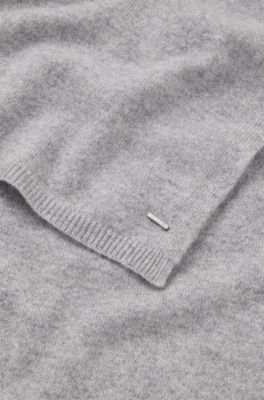 Cashmere scarf with metallic logo trim, Grey
