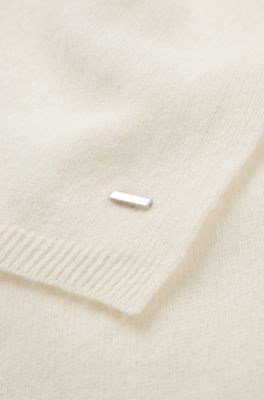 Cashmere scarf with metallic logo trim, Natural