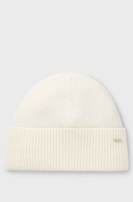 Cashmere beanie hat with metal logo tube, Natural