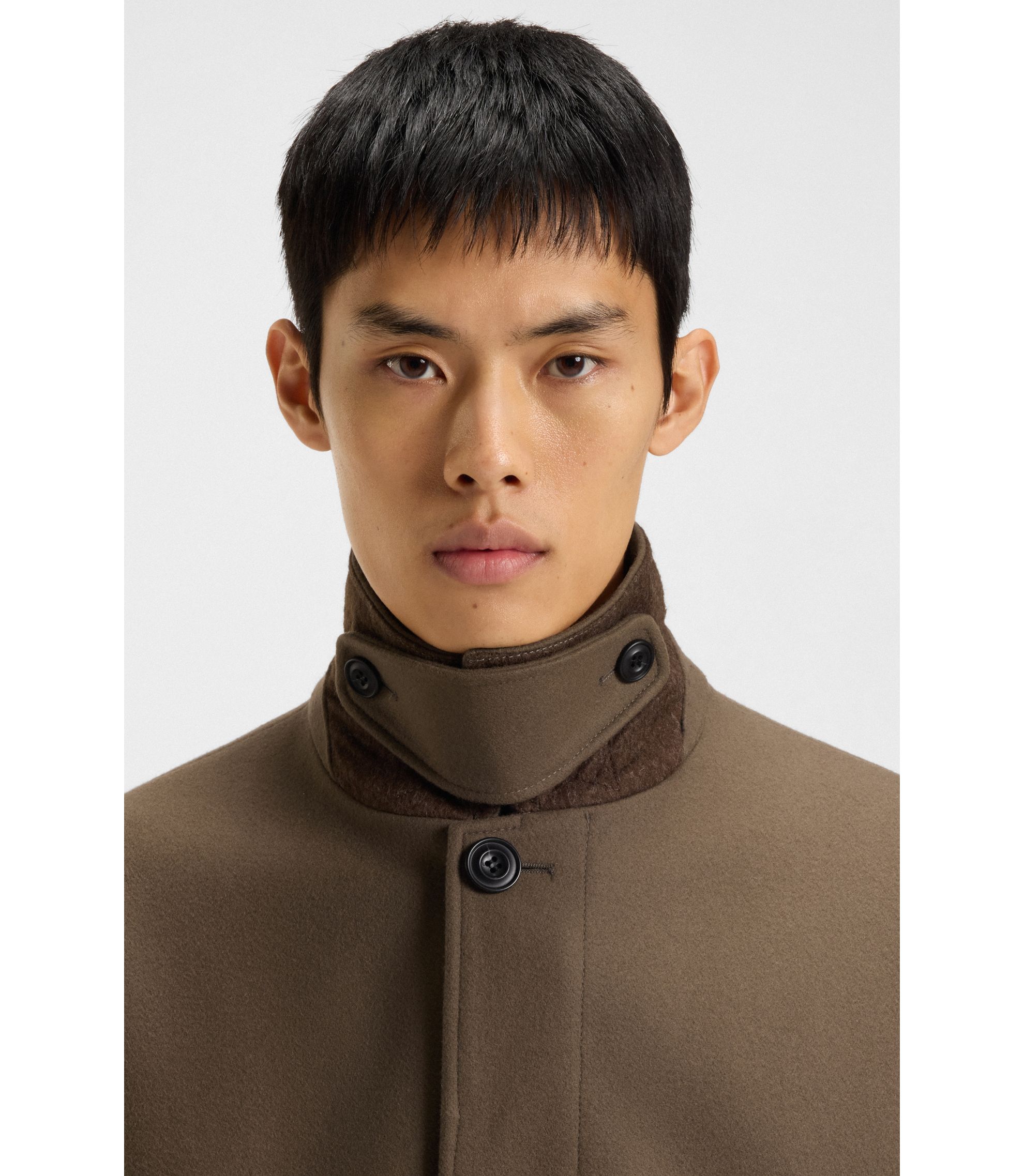 hbeu50549788_032_340?wid=1980&