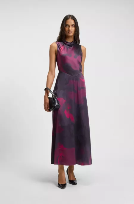Robe en soie imprimée à encolure drapée