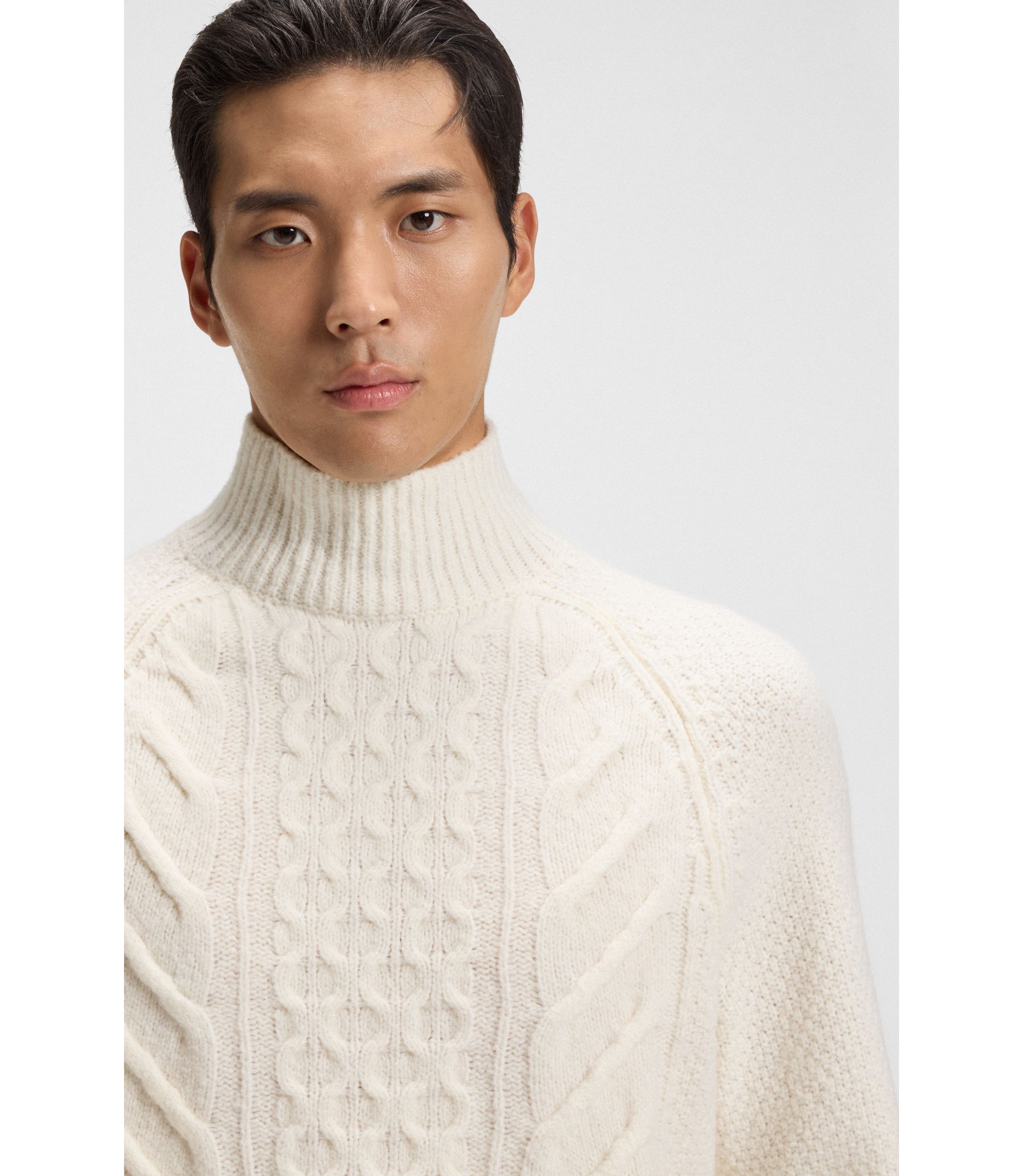 hbeu50550033_118_340?wid=1980&