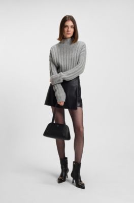 Knitted sweater with ribbed structure, Light Grey
