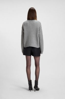 Knitted sweater with ribbed structure, Light Grey