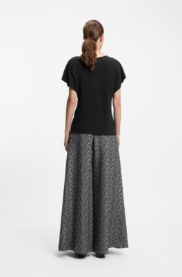 V-neck top in cotton crepe with lustrous piping, Black