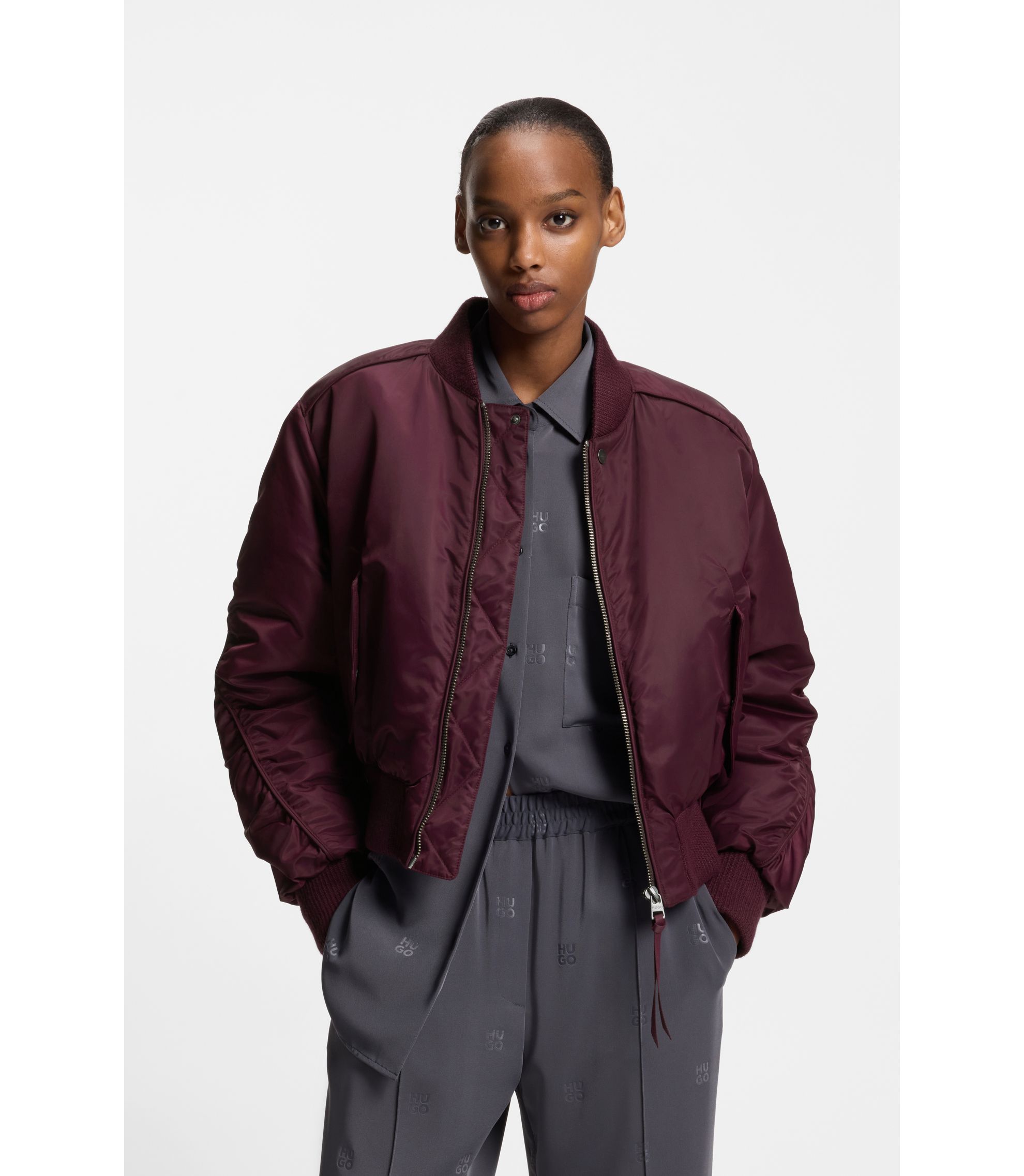 Wattierte Bomberjacke mit wasserabweisendem Finish und Raffungen