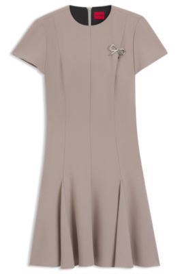 Godet-insert dress with bow brooch, Light Beige