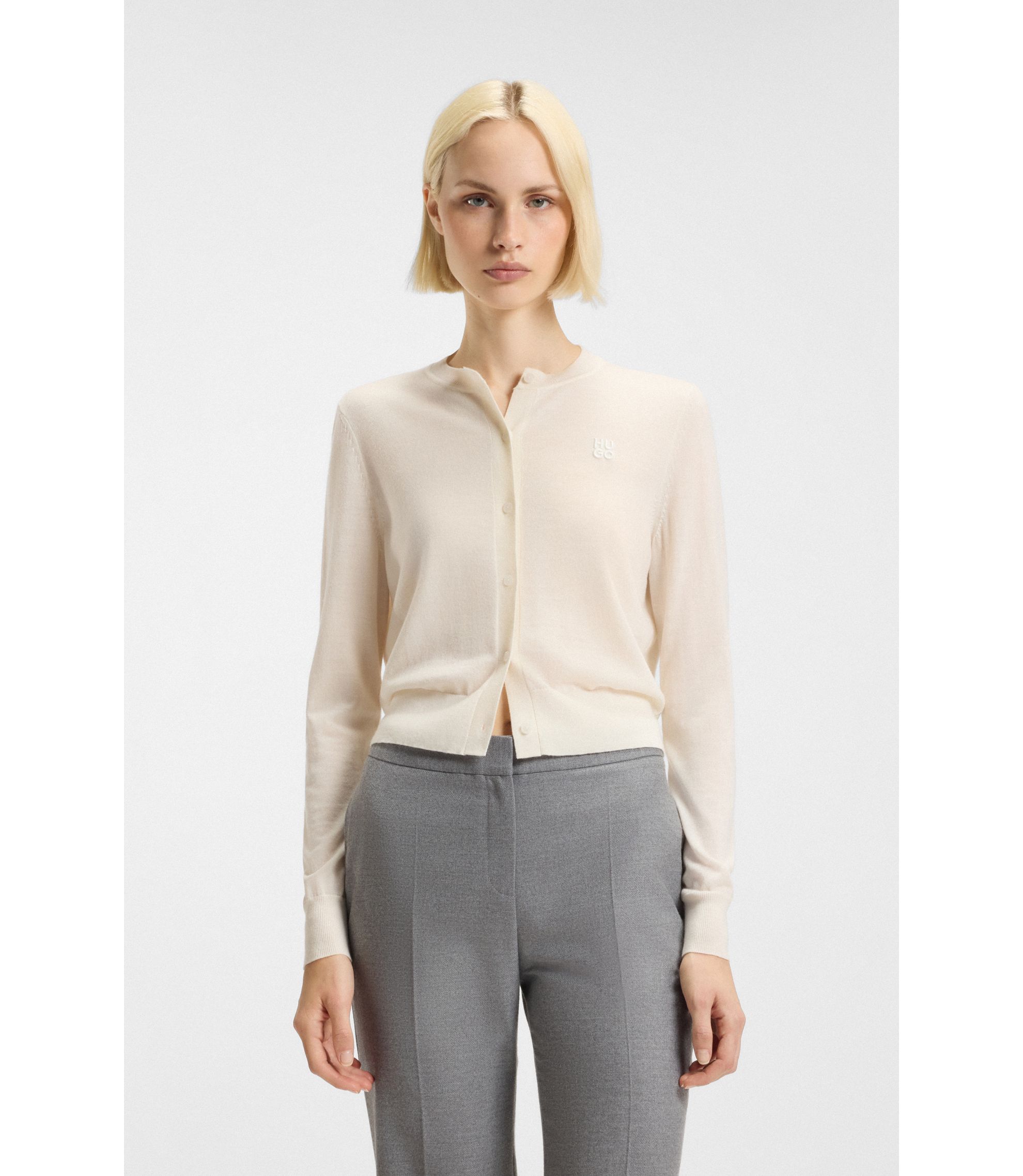 Strickjacke aus Merinowolle mit Rundhalsausschnitt und Stack-Logo