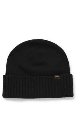 Knitted beanie hat and gloves gift set 4