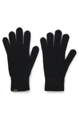 Knitted beanie hat and gloves gift set 2