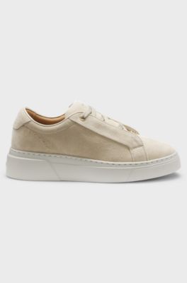 Sneakers i ruskind med skjult kileh&aelig;l, Lys beige