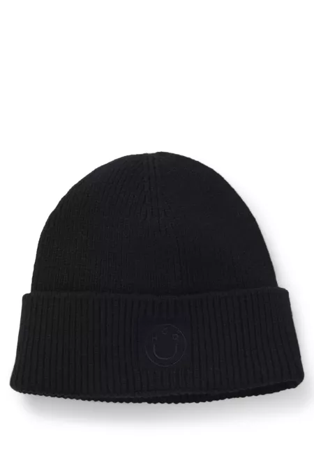 Beanie hat with Happy HUGO logo