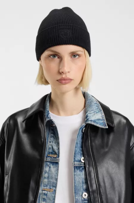 Beanie hat with Happy HUGO logo