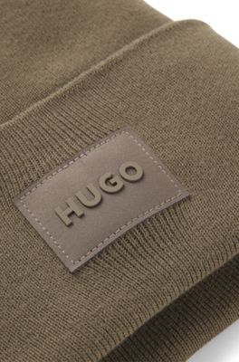 Knitted beanie hat in cotton with logo badge, Grey