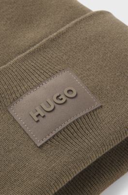Knitted beanie hat in cotton with logo badge, Grey