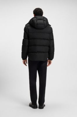 Wasserabweisende Jacke mit Logo-Aufn&auml;her, Schwarz