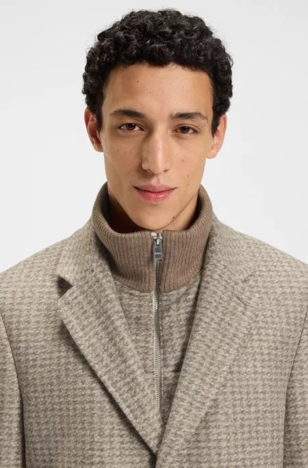 Slim-fit coat with detachable inner