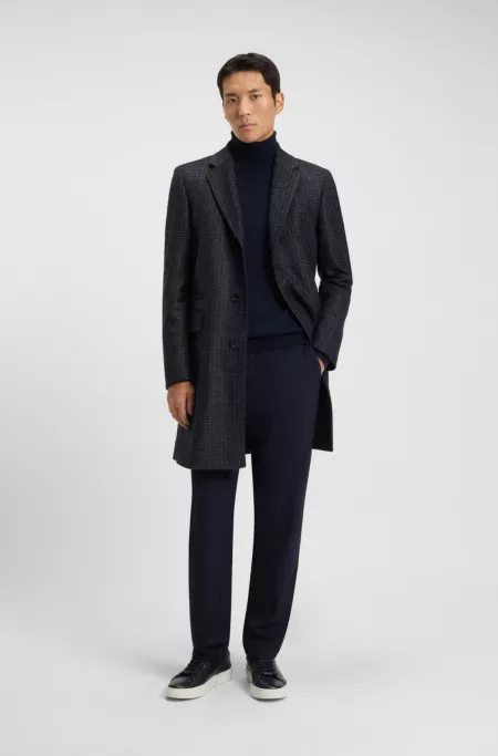 Slim-fit coat with detachable inner