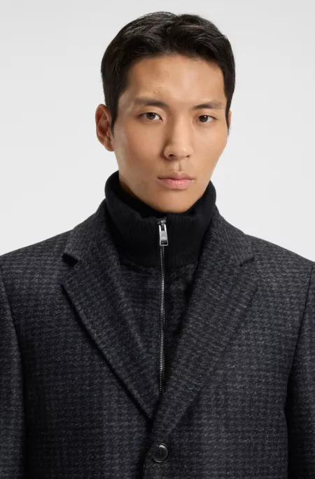 Slim-fit coat with detachable inner